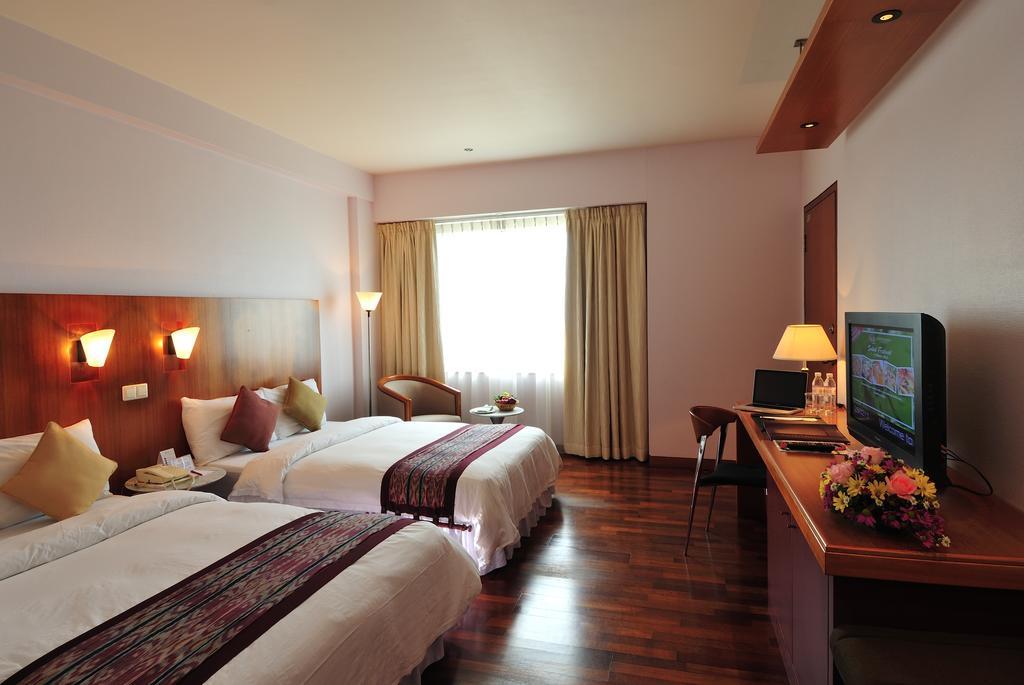 Parkcity Everly Hotel Bintulu Exterior photo